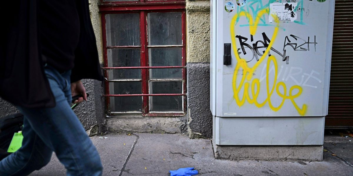 Photo: Derstandard Vienna Police Arrest Man After Partner Found Dead in Stairwell