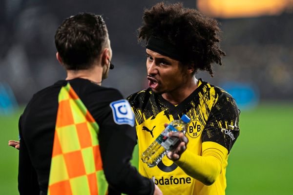 -Daf-r-gibt-es-keine-Entschuldigung-Wirbel-beim-BVB-um-w-tenden-Adeyemi