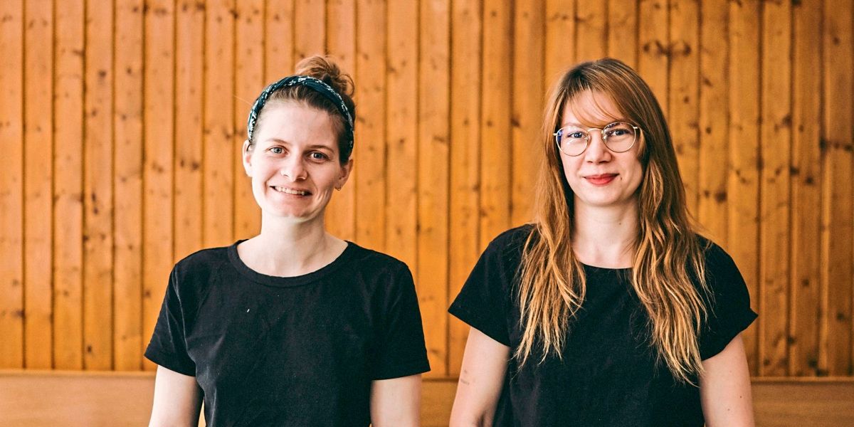 Das Wirtshaus Pomali serviert ein Frühstück in der Atterseehalle