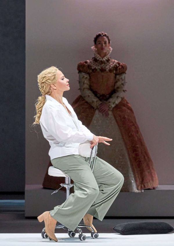 -Don-Carlo-wieder-an-der-Staatsoper-Im-Kost-marchiv-fliegen-die-Fetzen