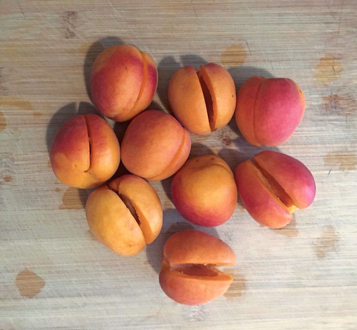 Schnell und einfach: Gefüllte Marillen im Speckmantel - Vorspeisen ... Schnell und einfach: Gefüllte Marillen im Speckmantel - Vorspeisen ...