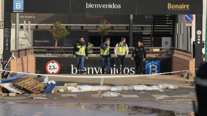 Rettung von spanischen Unwetteropfern bleibt schwierig