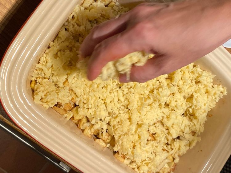Einfacher und köstlicher Apfelcrumble vom Grill - Desserts &amp; Süßspeisen ...