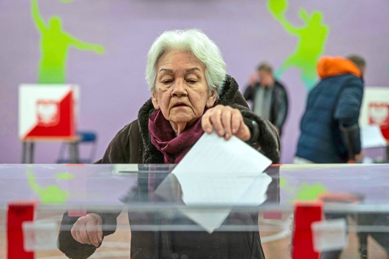 Polen müssen in Stichwahl über Präsidenten entscheiden