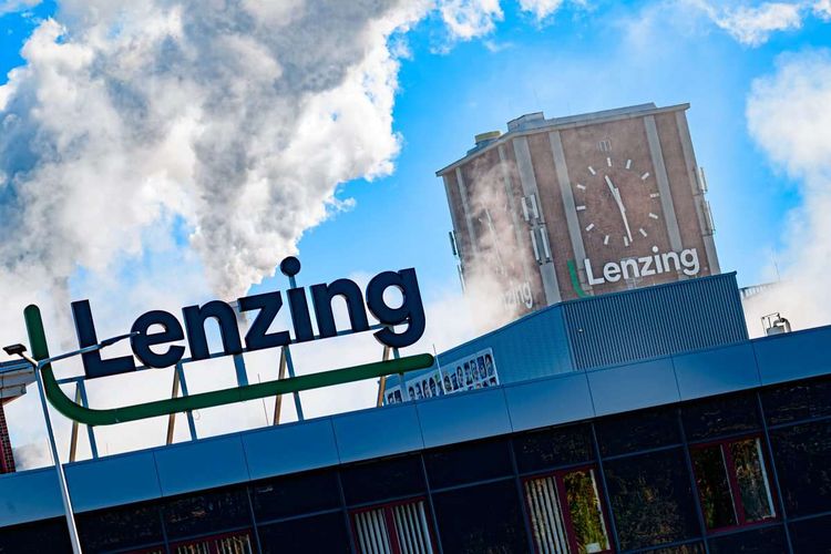 Blick auf das Lenzing-Werk in Oberösterreich