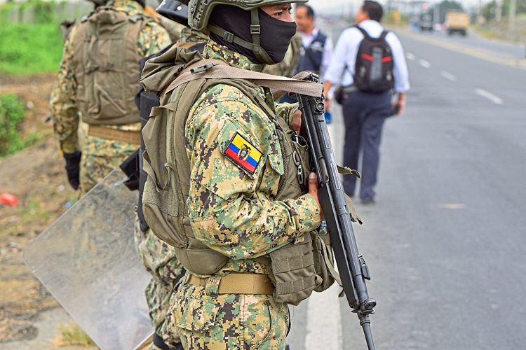 Ein Soldat der ecuadorianischen Armee.