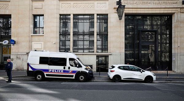 Terrorermittlungen-nach-Anschlagsversuch-auf-US-Bank-in-Paris