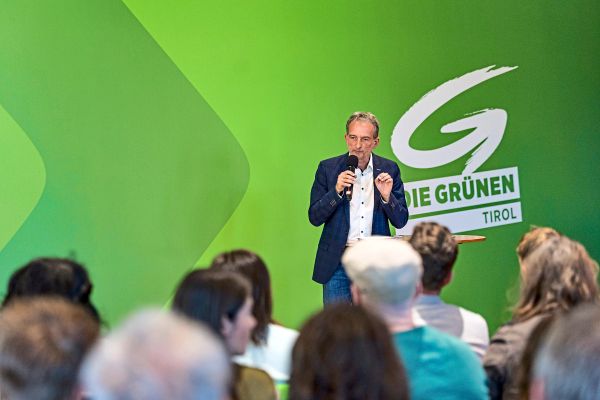 gebi-mair-mit-63-prozent-zum-gr-nen-tiroler-spitzenkandidaten-gew-hlt