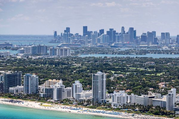 Medien-15-Menschen-nach-Bootsexplosion-in-Miami-im-Krankenhaus
