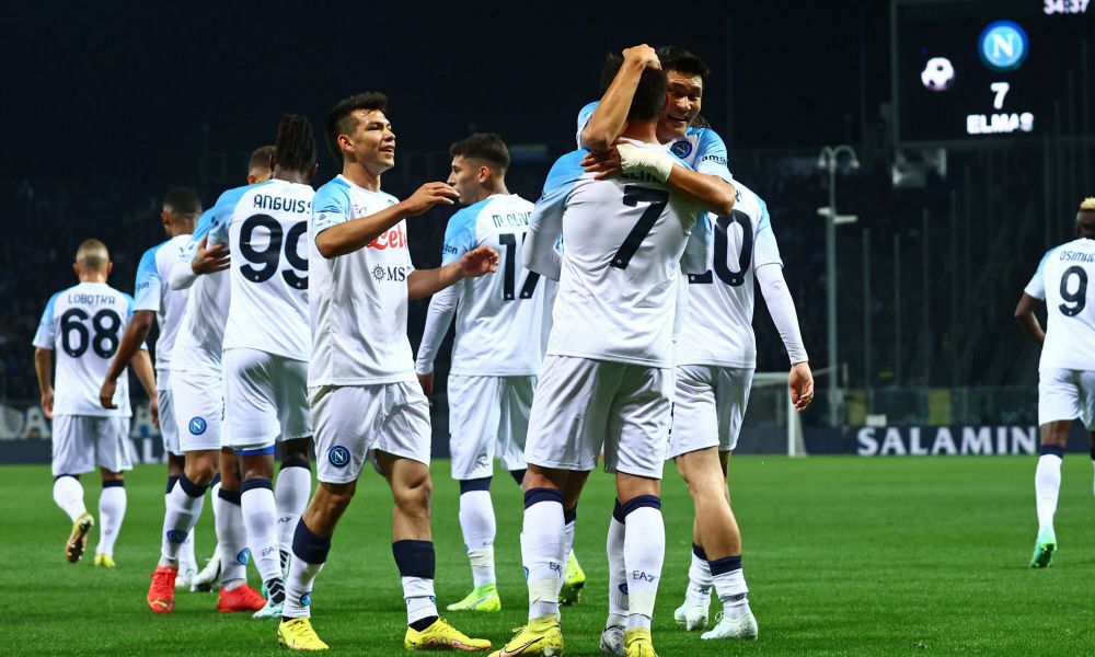 Napoli baut Siegesserie in Serie A aus Serie A derStandard.at › Sport