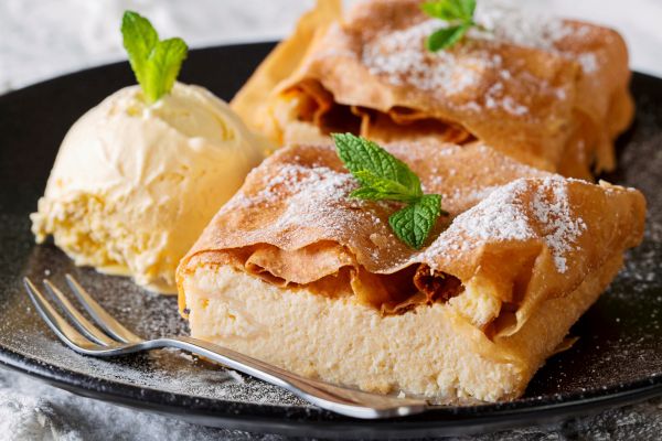 Die-besten-Rezepte-f-r-Altwiener-Topfenstrudel-