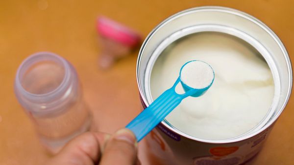 Babymilch-Skandal-Wie-Eltern-um-die-Gesundheit-ihrer-Kinder-bangen-mussten