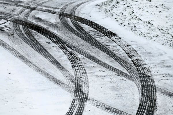polizei-zieht-in-graz-reisebusse-mit-schweren-m-ngeln-aus-dem-verkehr