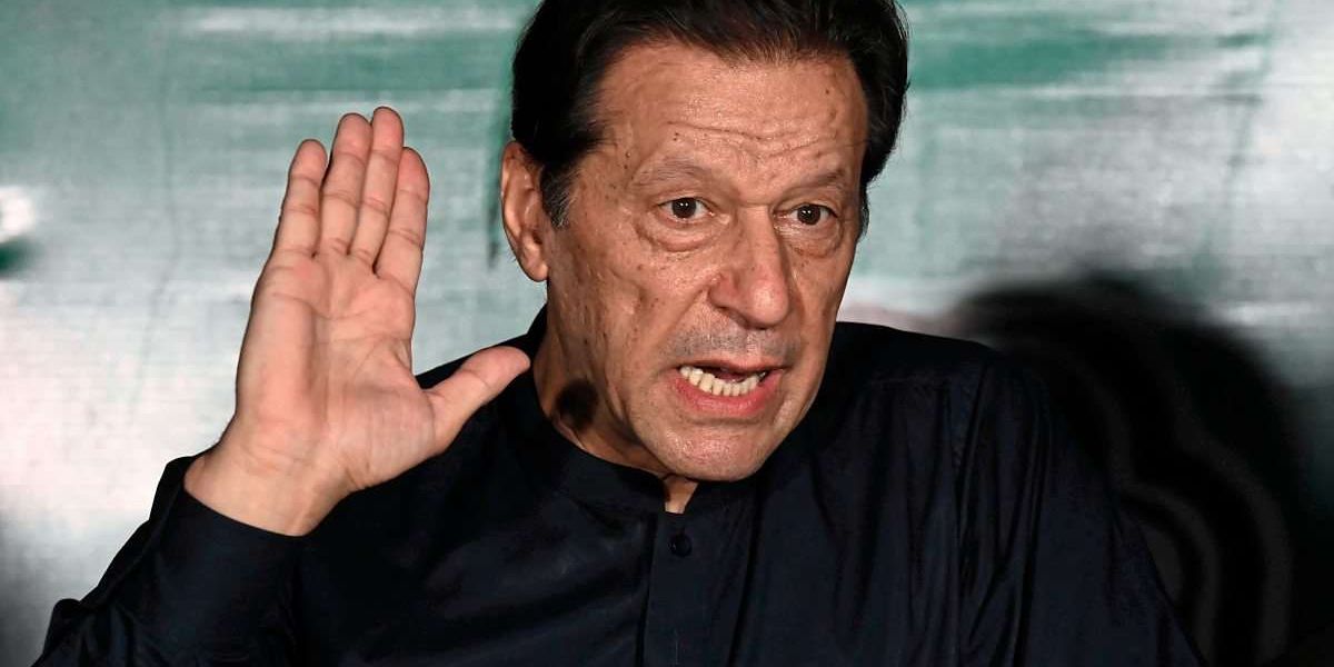 Pakistanischer ExRegierungschef Khan zu zehn Jahren Haft verurteilt