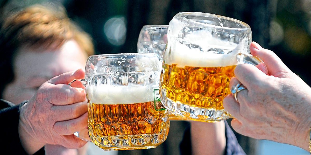 OECD: Österreicher tranken 2021 pro Kopf 11,1 Liter reinen Alkohols -  Gesundheit -  › Gesundheit