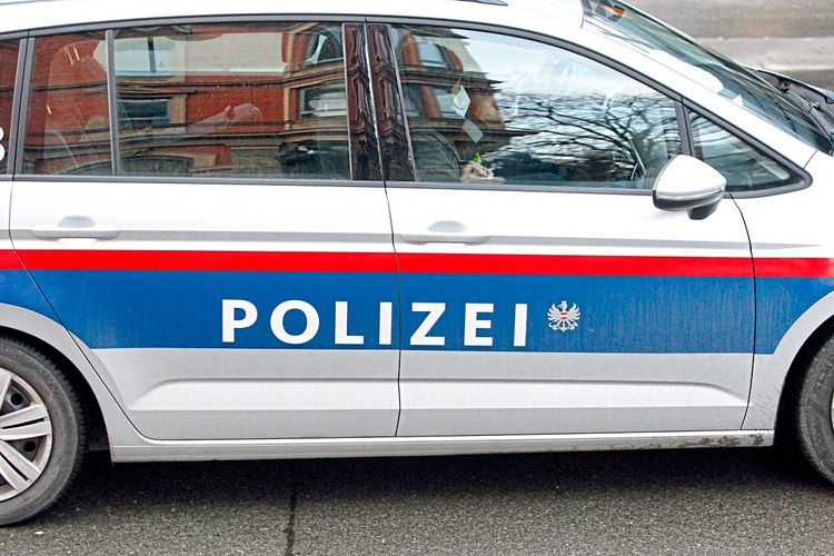 Schlepper-Transporter mit 26 Flüchtlingen in der Steiermark gestoppt
