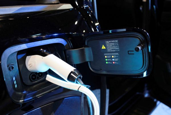 Hohe-Spritpreise-befl-geln-E-Auto-Nachfrage-auch-in-S-deuropa