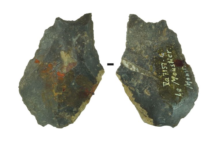 Steinwerkzeug Neandertaler Klinge Pigmentspuren