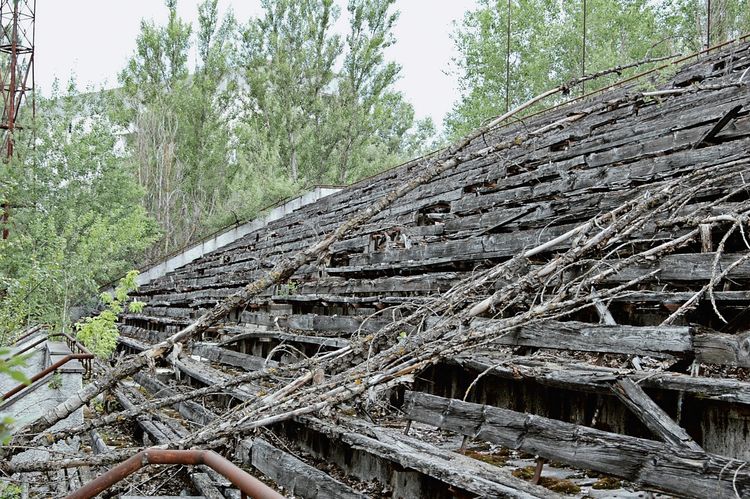 40 Jahre nach Tschernobyl: Ein Fuballstadion im ewigen Schlaf -  Ballesterer - derStandard.at  Sport