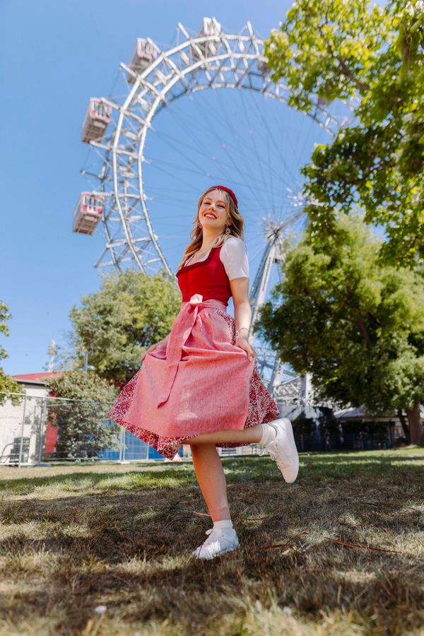 Pro-Kontra-Sneaker-zur-Tracht