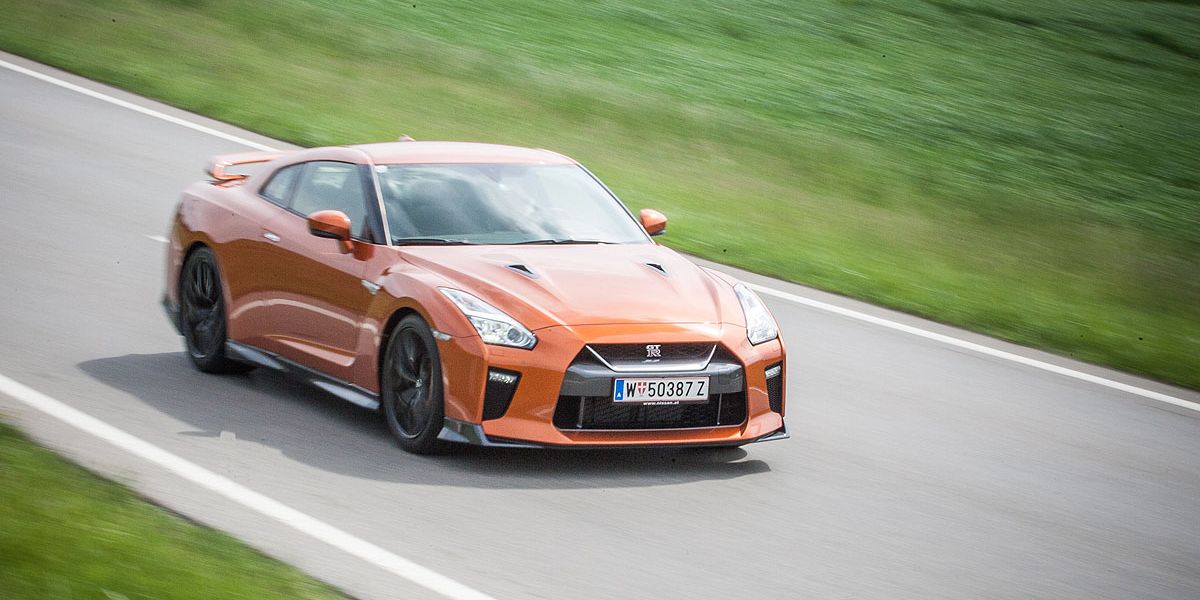 Nissan GTR Der will nicht nur spielen Auto