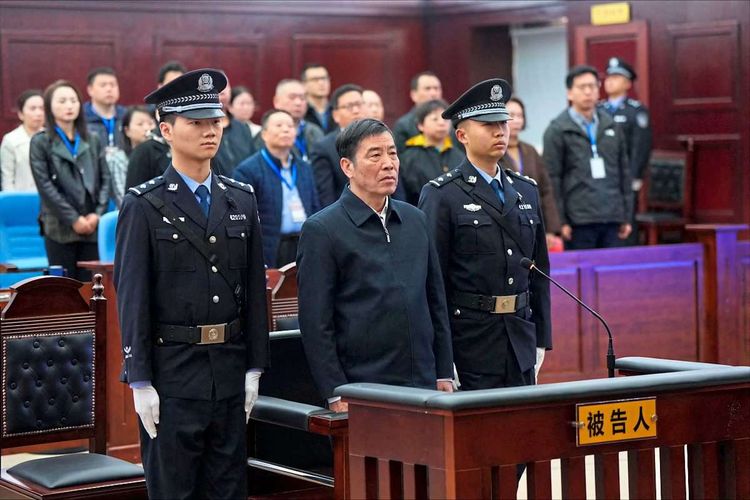 Chen Xuyuan bei einer Anhörung vor Gericht in Huangshi.