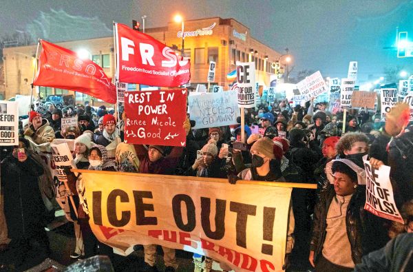 W-tender-Protest-nach-T-tung-von-Autofahrerin-durch-US-Einwanderungsbeh-rde-ICE